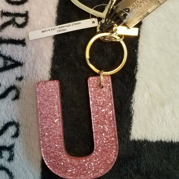 VICTORIA'S SECRET Sparkle Pink/Gold Bag Charm Initial Letter U - Picture 1 of 7